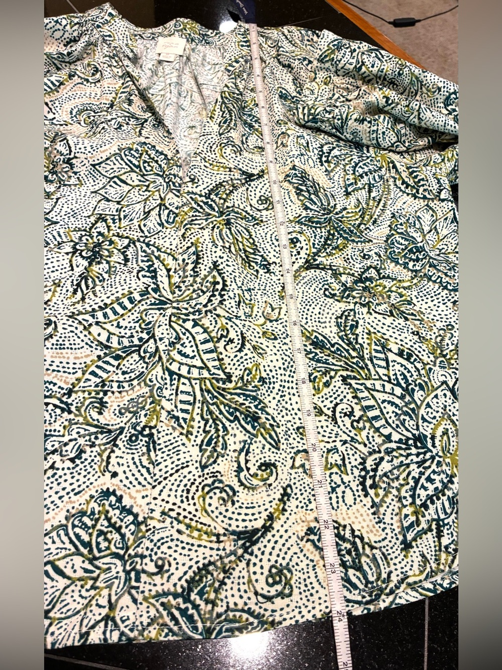 Roan+Ryan Blouse Split V Neck 3/4 Button Cuff Sleeve Green Multi Floral SZ. Med - Picture 12 of 13